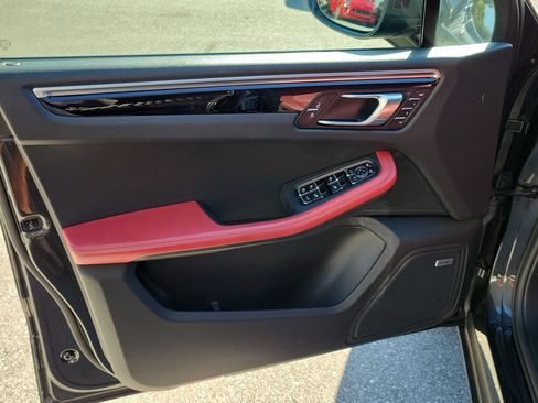 Certified 2021 Porsche Macan S AWD/4WD image 24