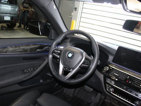 Used 2023 BMW 530i xDrive w/ Convenience Package image 24