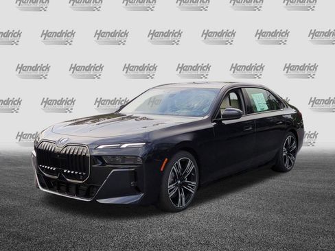 Used 2026 BMW i7 eDrive50 w/ M Sport Package RWD image 5