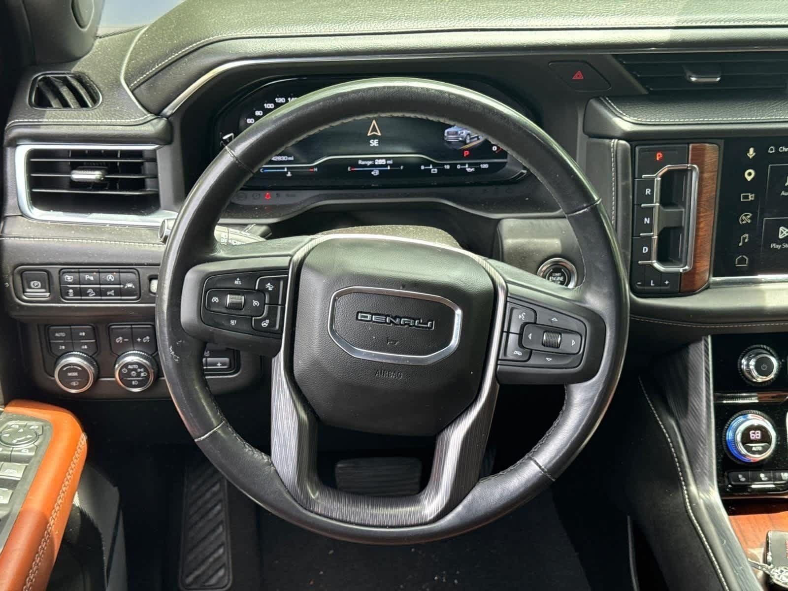 Used 2023 GMC Yukon XL Denali Ultimate AWD/4WD image 18