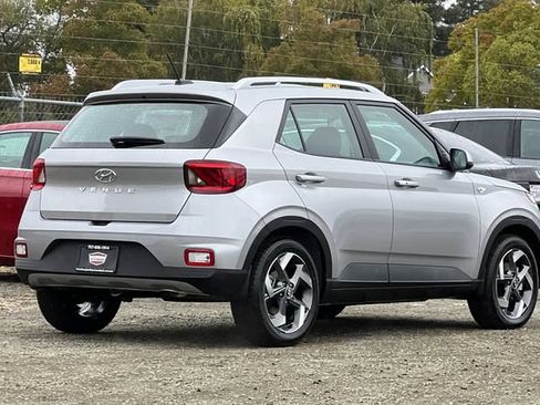 New 2026 Hyundai Venue SEL FWD image 5