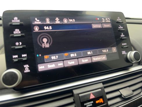 Used 2018 Honda Accord EX image 61