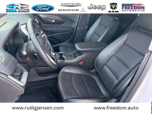 Used 2024 GMC Terrain SLT w/ Tech Package image 11