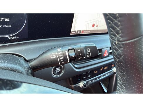 Used 2024 Kia Seltos SX w/ SX Sunroof Package AWD/4WD image 16