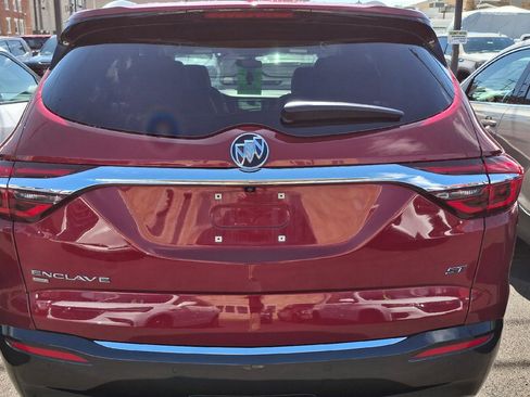 Used 2021 Buick Enclave Essence w/ Sport Touring Edition image 5