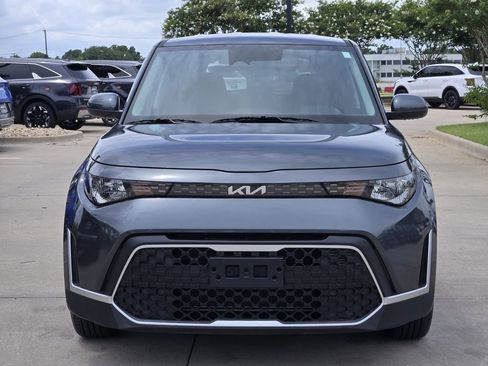 Certified 2025 Kia Soul LX w/ LX Technology Package FWD image 11