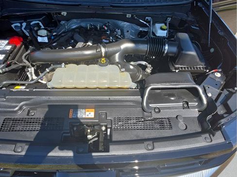 Used 2025 Ford Expedition Platinum w/ Platinum Ultimate Package AWD/4WD image 7