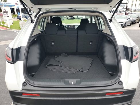Certified 2025 Honda HR-V LX image 9