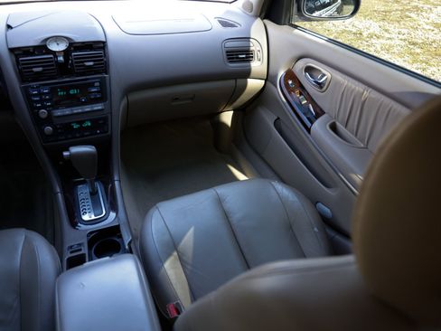 Used 2001 INFINITI I30 w/ (B03) Touring Sport Pkg image 21