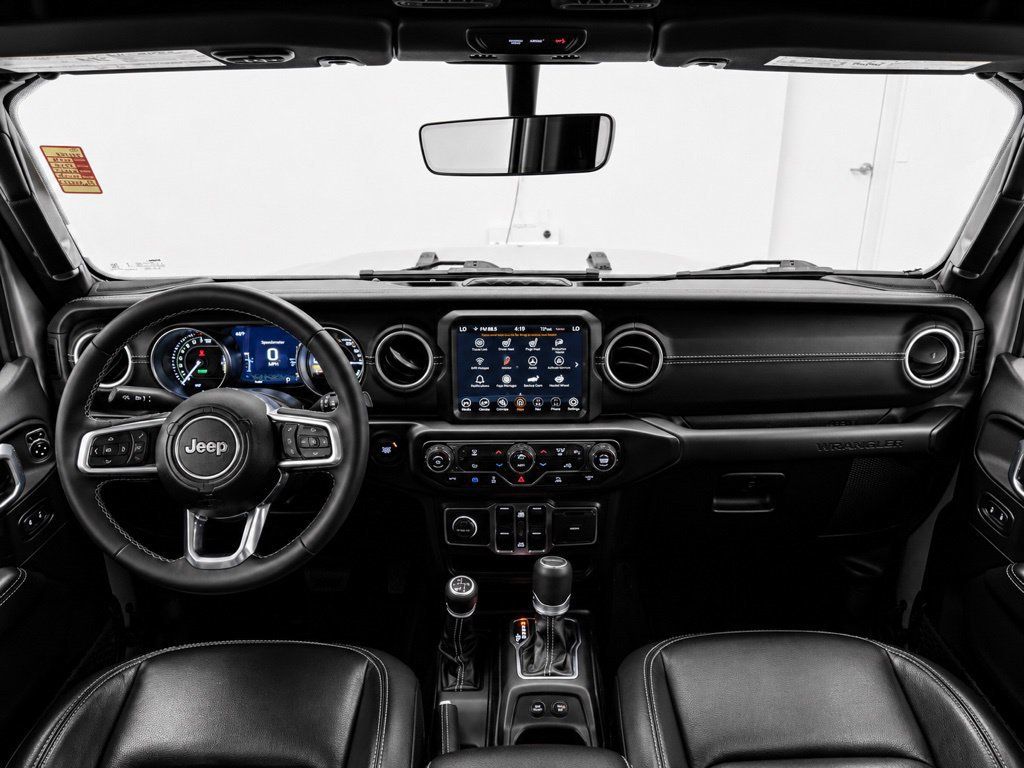 Used 2023 Jeep Wrangler Unlimited Sahara AWD/4WD image 24