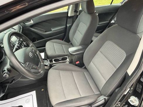 Used 2017 Kia Forte LX image 10