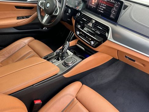 Used 2023 BMW M550i xDrive image 16