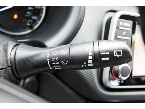 Certified 2025 Nissan Kicks Play S image 16