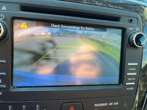 Used 2014 Buick Enclave Leather AWD/4WD image 9