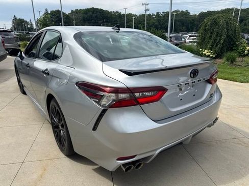 Used 2021 Toyota Camry SE AWD/4WD image 5