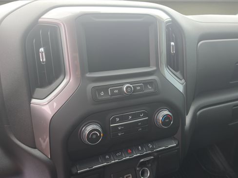 Used 2022 Chevrolet Silverado 1500 Custom Trail Boss w/ Safety Confidence Package AWD/4WD image 9