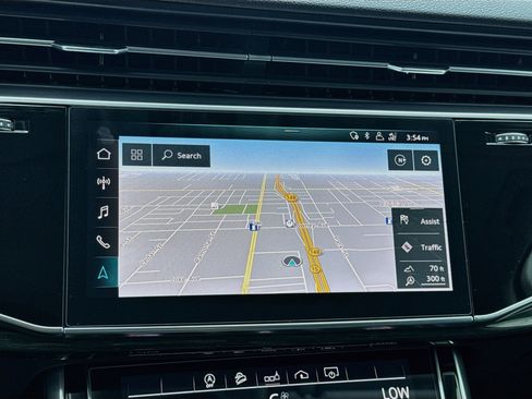 Used 2020 Audi Q7 3.0T Premium Plus w/ Premium Plus Package AWD/4WD image 9