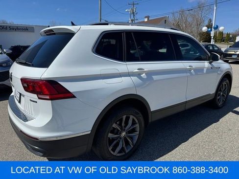 Used 2022 Volkswagen Tiguan SE w/ Panoramic Sunroof Package image 5