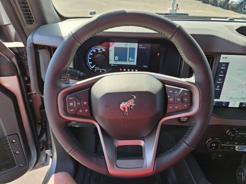 New 2024 Ford Bronco Black Diamond w/ Sasquatch Package image 25