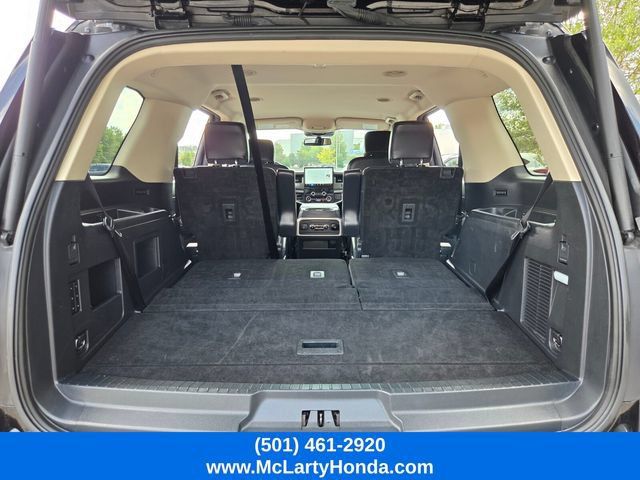 Used 2024 Ford Expedition XLT RWD image 16