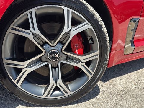 Used 2018 Kia Stinger GT2 AWD/4WD image 29