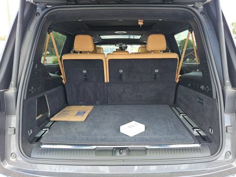 Used 2024 Jeep Grand Wagoneer L Series III w/ Rear Seat Video Group 1 AWD/4WD image 13