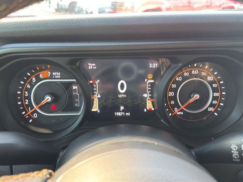 Used 2024 Jeep Wrangler Sport S image 21