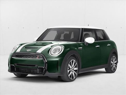Used 2022 MINI Cooper 4-Door Hardtop image 1