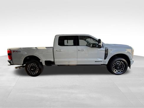 Used 2026 Ford F250 Platinum w/ FX4 Off-Road Package AWD/4WD image 4