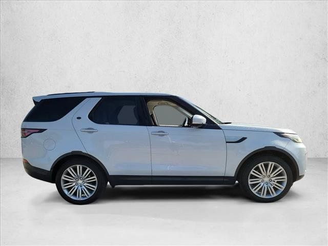 Used 2018 Land Rover Discovery HSE Luxury AWD/4WD image 4