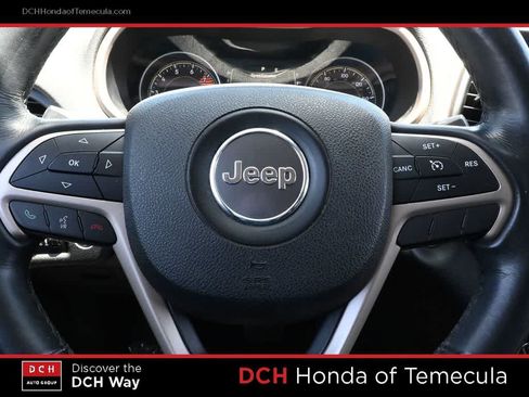 Used 2016 Jeep Cherokee Latitude w/ Comfort/Convenience Group FWD image 9