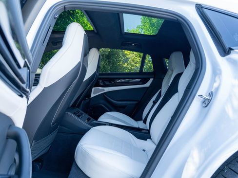 Certified 2024 Porsche Panamera RWD image 33