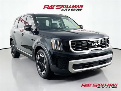 Used 2024 Kia Telluride S w/ S Sunroof Package