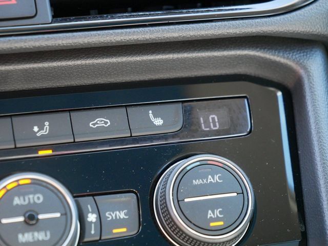 Certified 2024 Volkswagen Taos SE AWD/4WD image 31