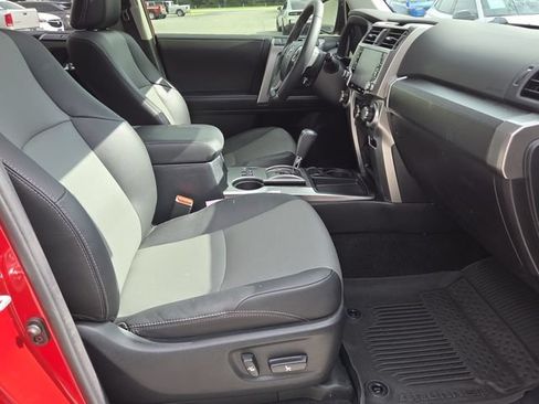Used 2022 Toyota 4Runner SR5 Premium w/ Moonroof Package RWD image 15