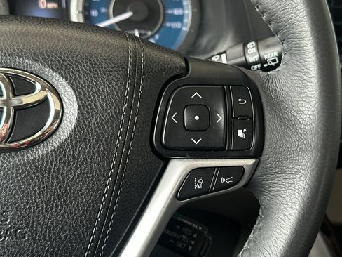 Used 2018 Toyota Sienna XLE w/ XLE Navigation Package FWD image 27