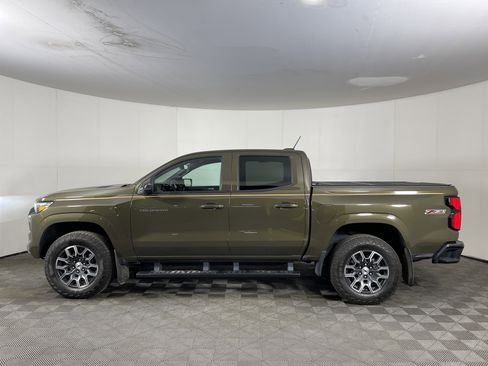 Used 2023 Chevrolet Colorado Z71 w/ Z71 Convenience Package 2 image 3