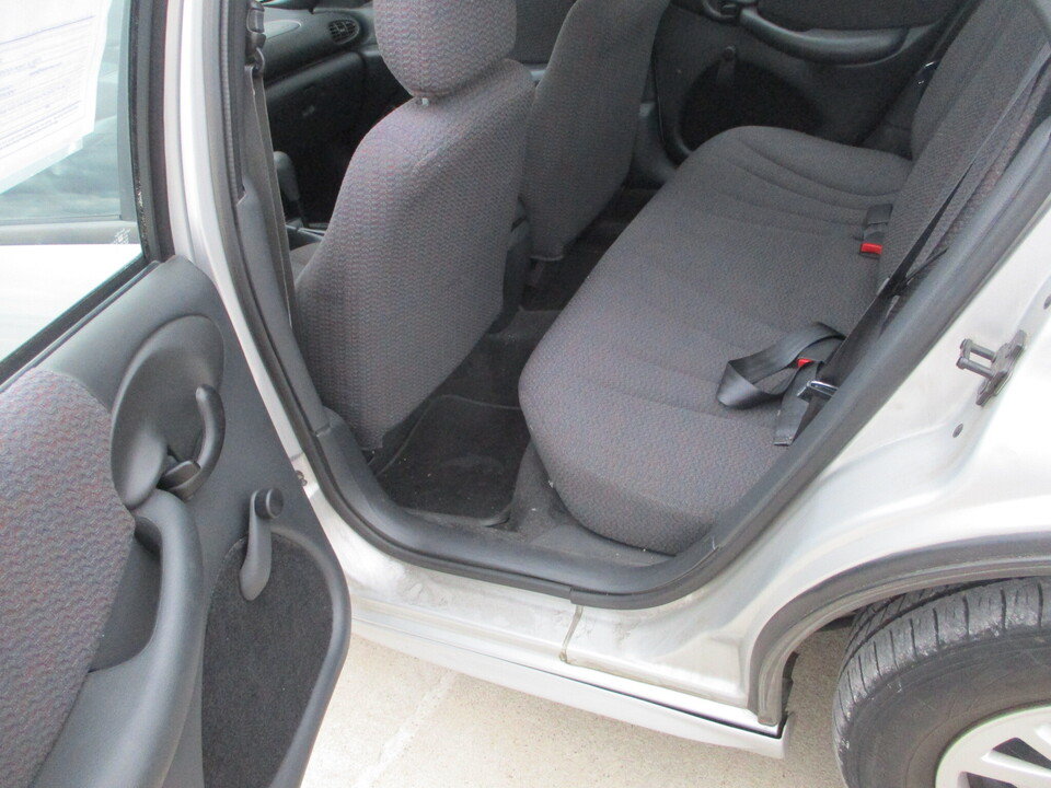 Used 2002 Pontiac Sunfire SE w/ Opt Pkg 1 FWD image 22