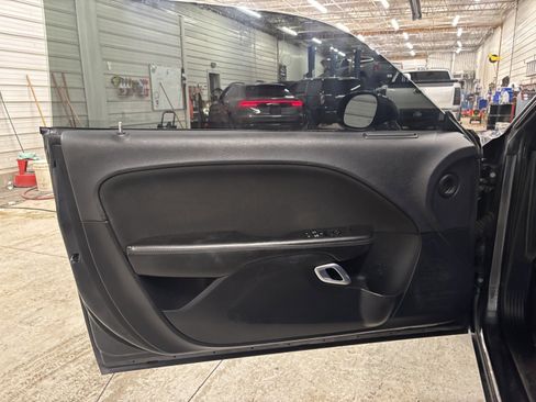 Used 2018 Dodge Challenger SXT image 7