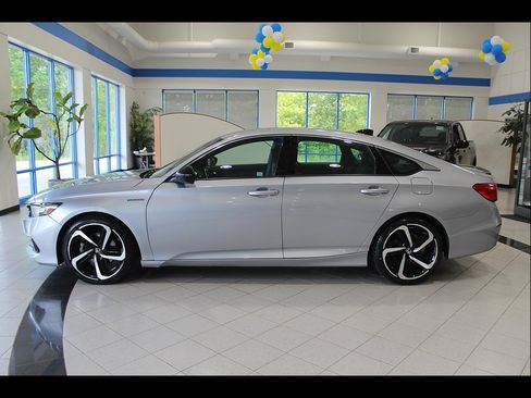 Used 2022 Honda Accord Sport image 8