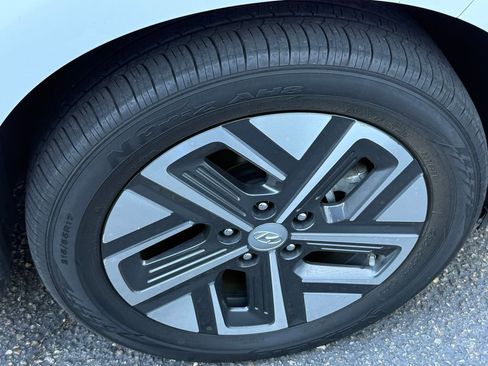 Used 2023 Hyundai Kona SE w/ Cargo Package image 19