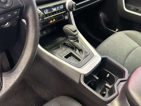 Used 2025 Toyota RAV4 XLE FWD image 20