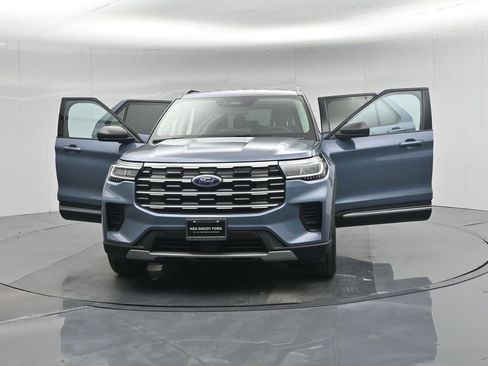 Used 2025 Ford Explorer Active image 34