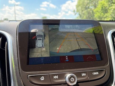 Used 2018 Chevrolet Equinox Premier AWD/4WD image 21