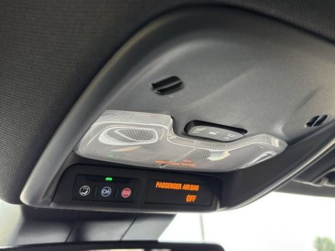 New 2025 GMC Canyon Elevation w/ Convenience Package image 38