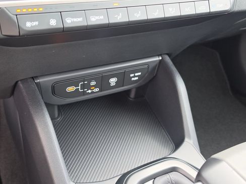 New 2026 Kia K4 FWD image 25