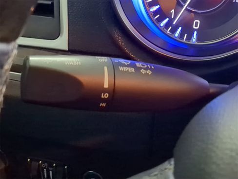 Used 2017 Chrysler 300 C w/ Safetytec Plus Group image 25