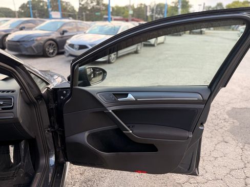 Used 2018 Volkswagen GTI SE FWD image 22