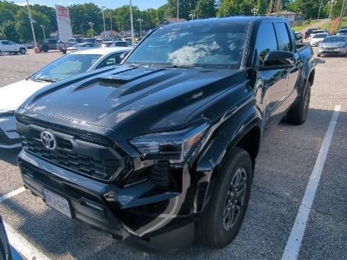 Used 2024 Toyota Tacoma TRD Sport AWD/4WD image 7