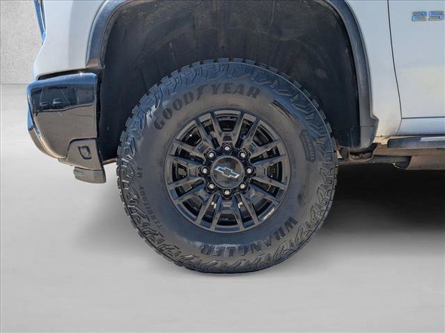 Used 2024 Chevrolet Silverado 2500 ZR2 w/ Technology Package AWD/4WD image 22